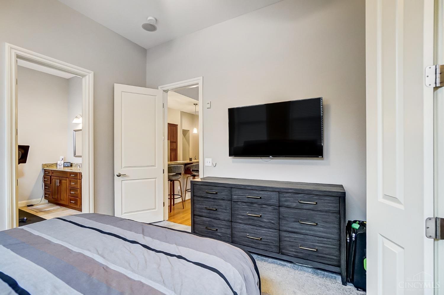 1125 St Gregory Street 302