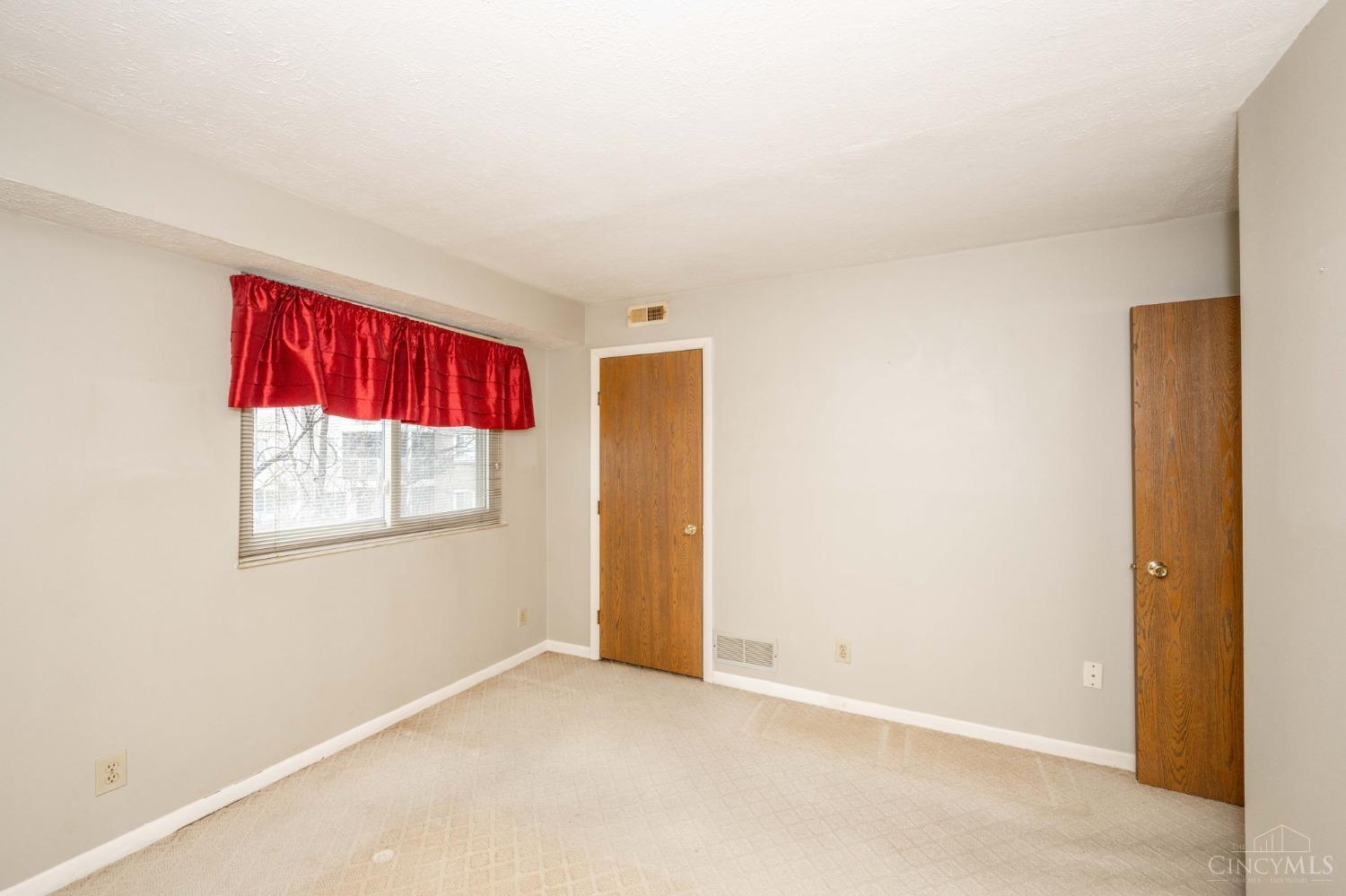 5975 Meadowcreek Drive 4