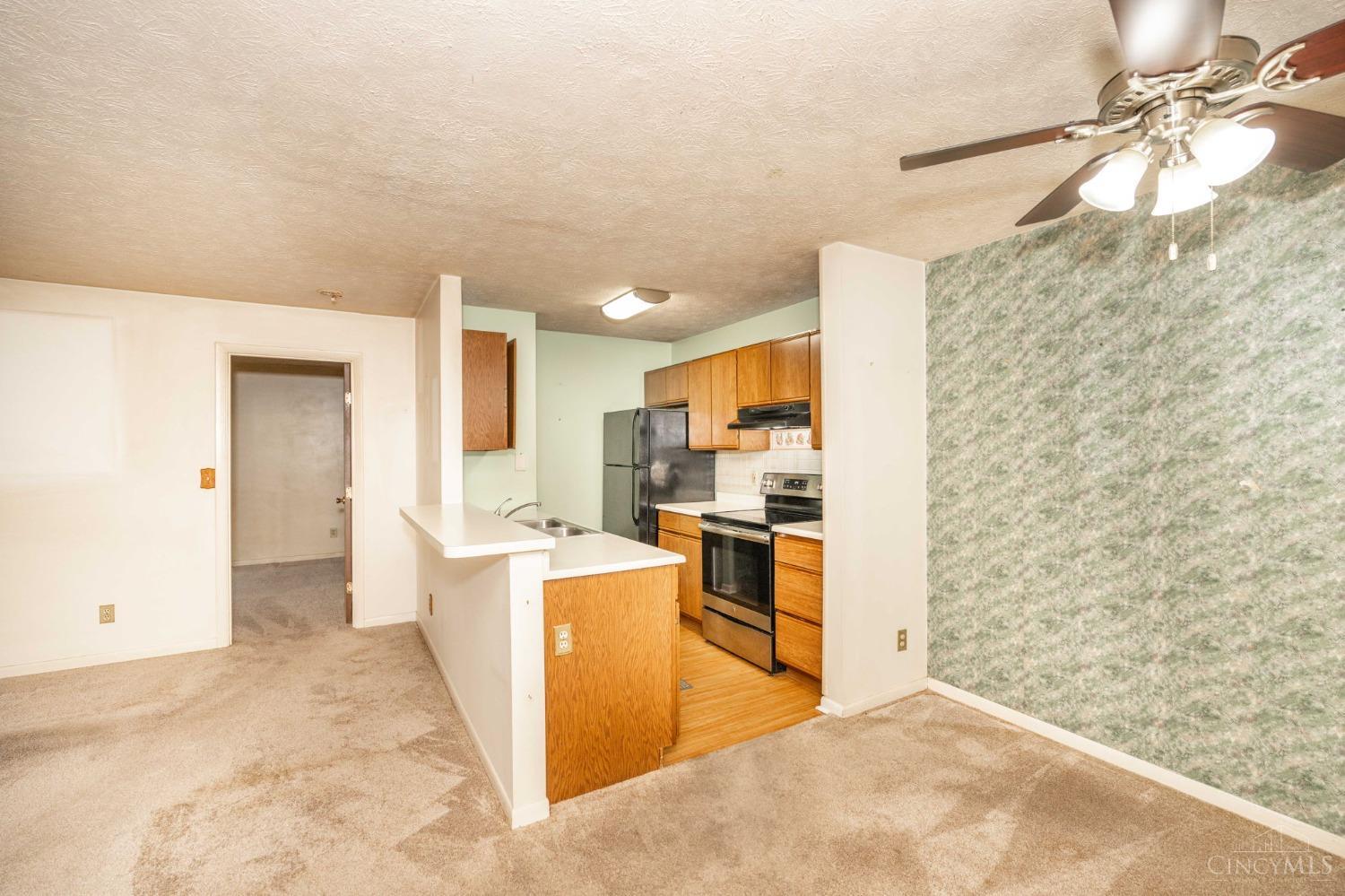 5975 Meadowcreek Drive 4