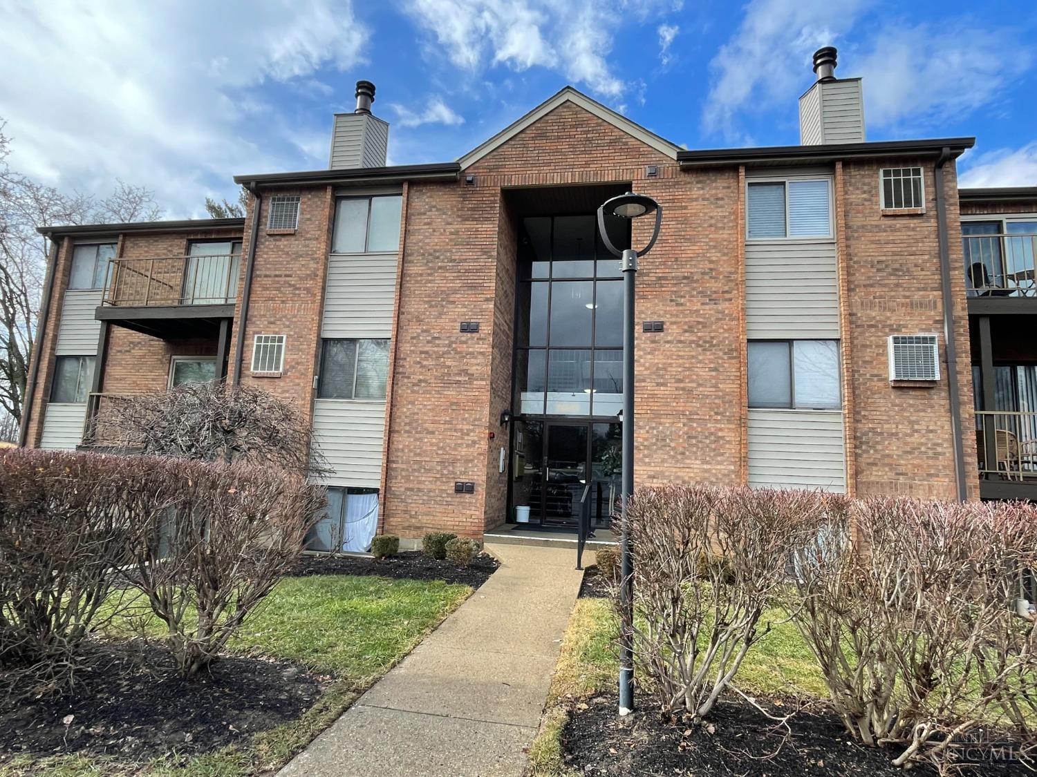 5975 Meadowcreek Drive 4