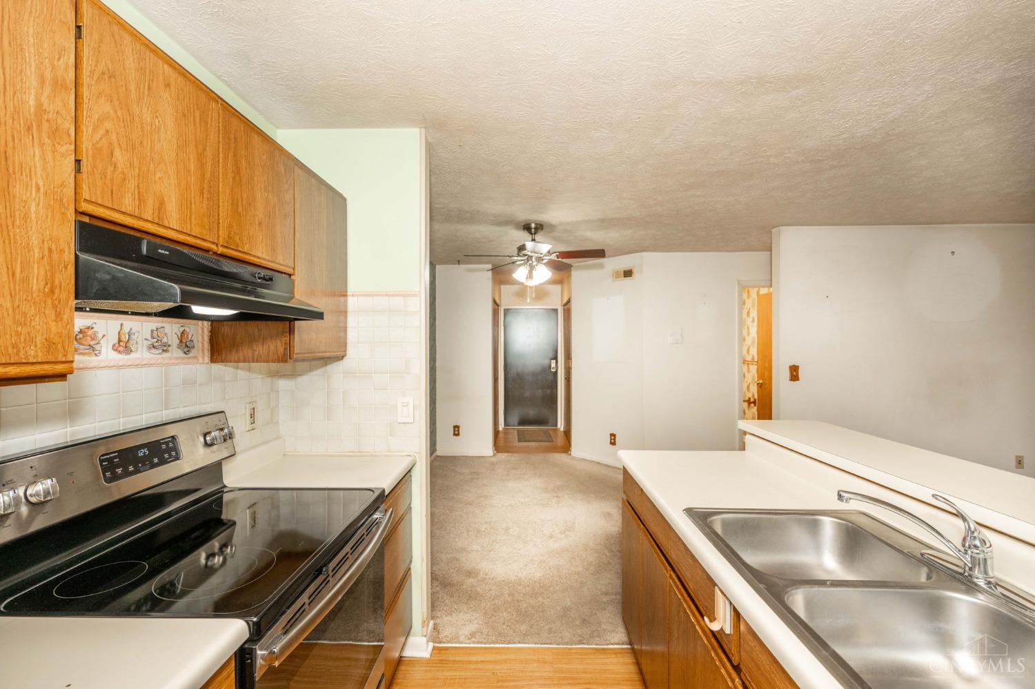 5975 Meadowcreek Drive 4