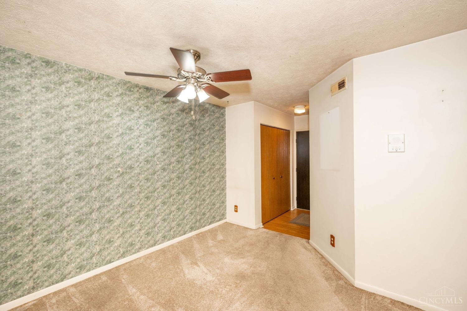 5975 Meadowcreek Drive 4