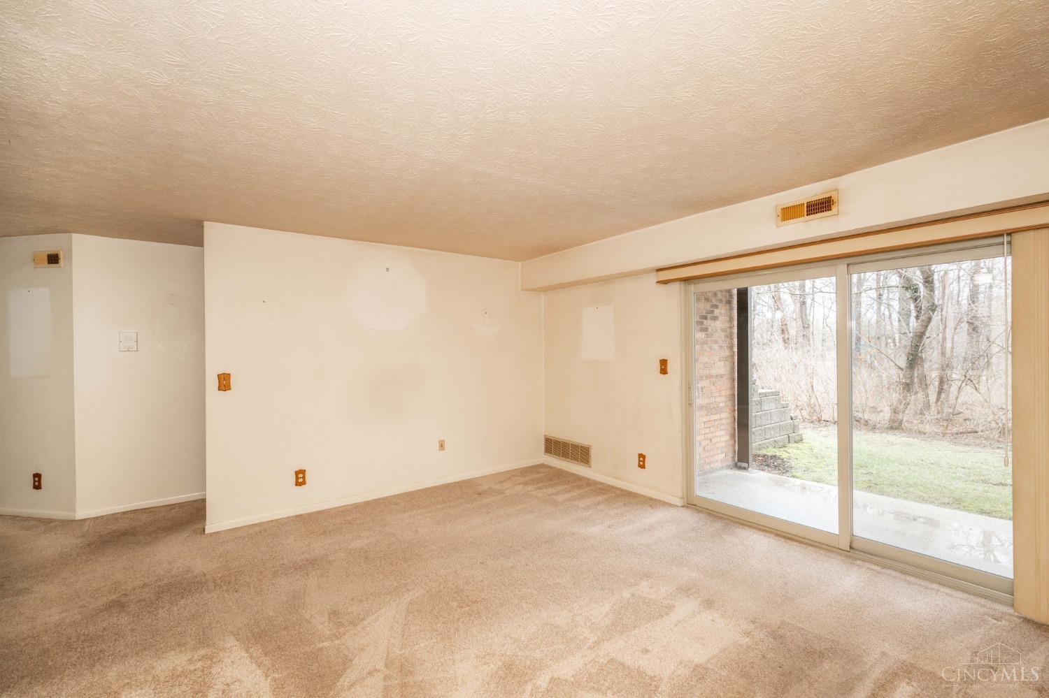 5975 Meadowcreek Drive 4