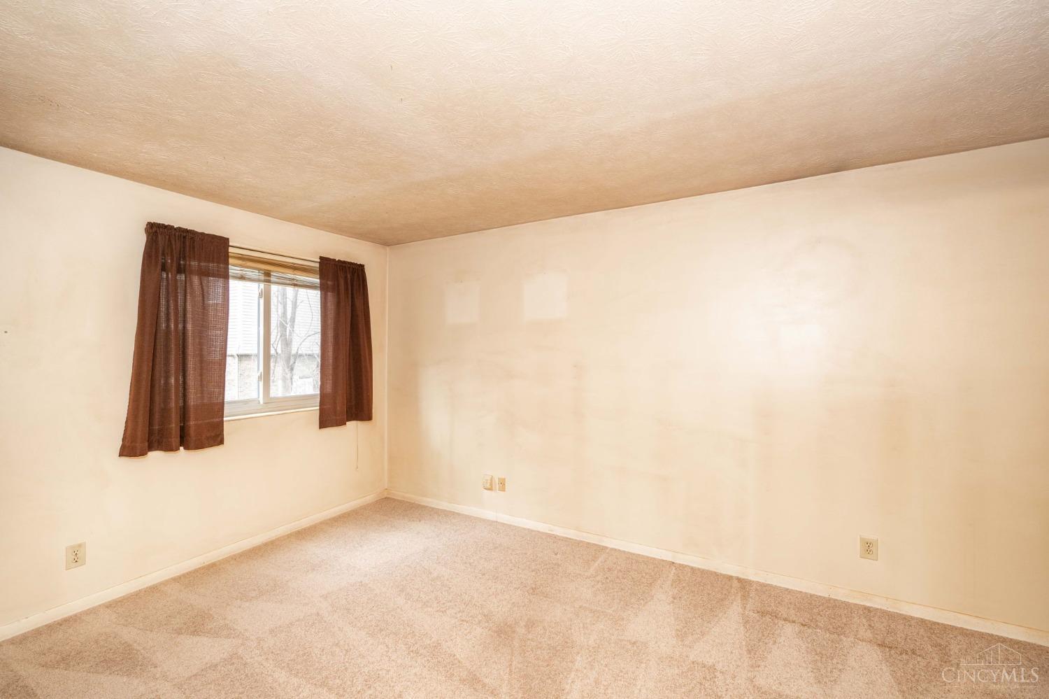5975 Meadowcreek Drive 4