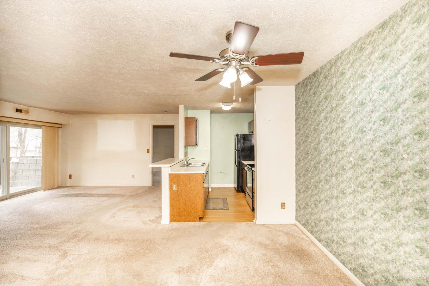 5975 Meadowcreek Drive 4