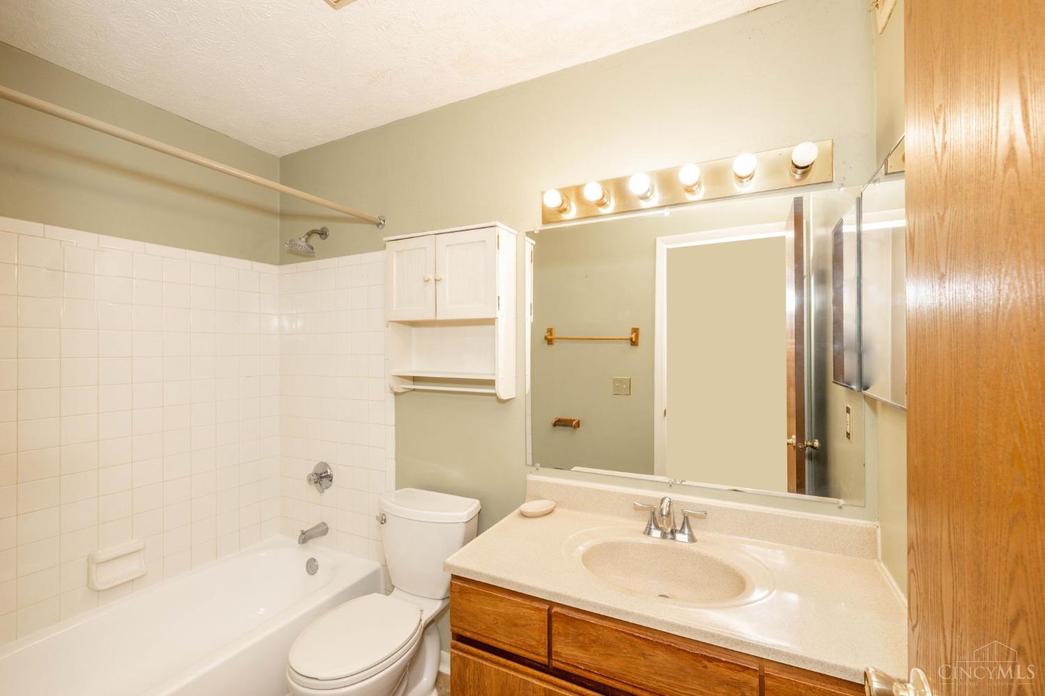 5975 Meadowcreek Drive 4