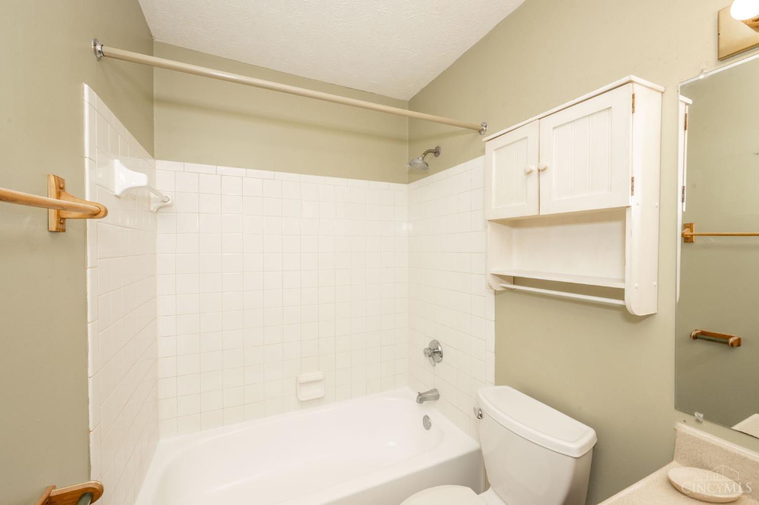 5975 Meadowcreek Drive 4