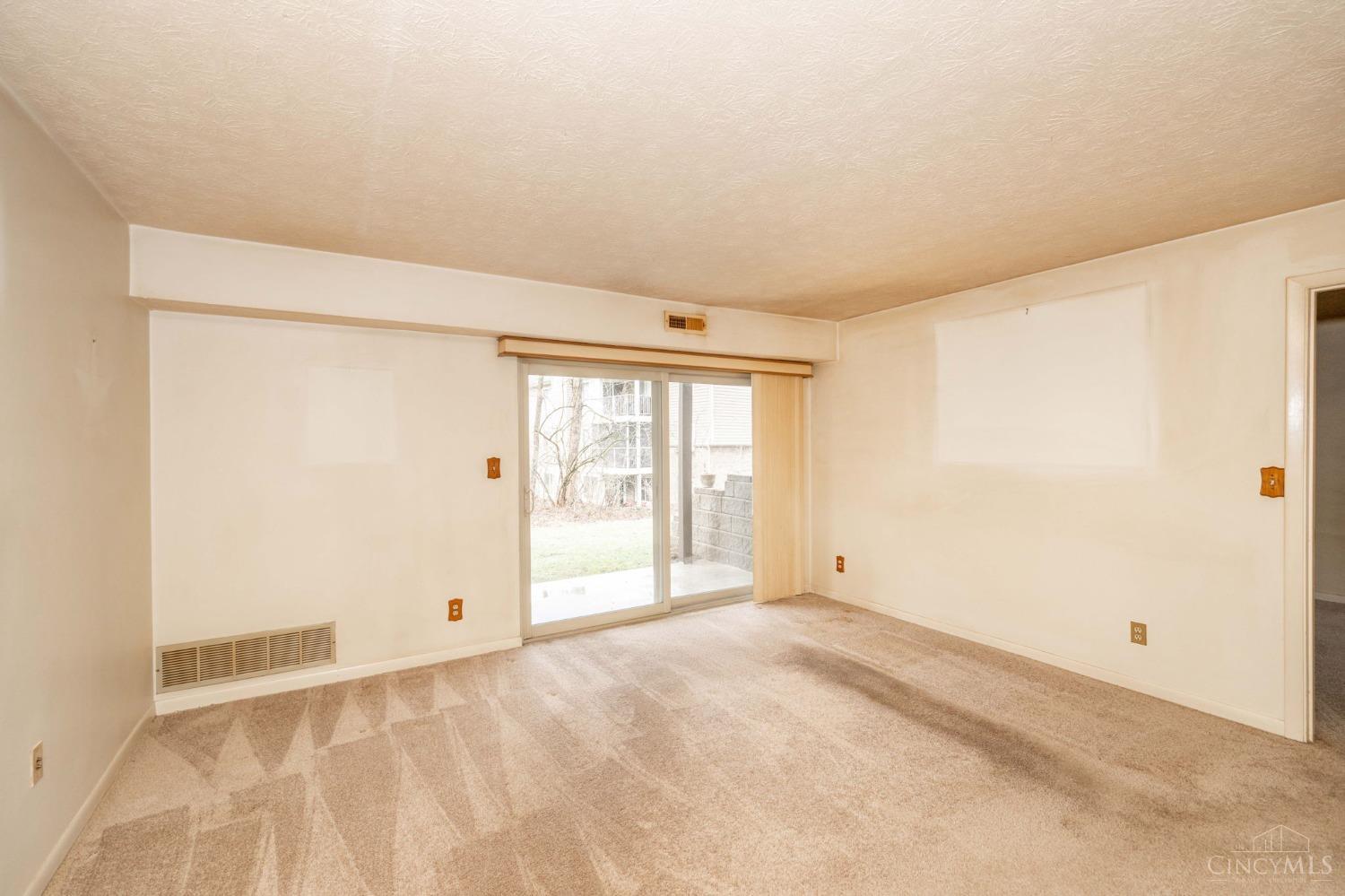 5975 Meadowcreek Drive 4