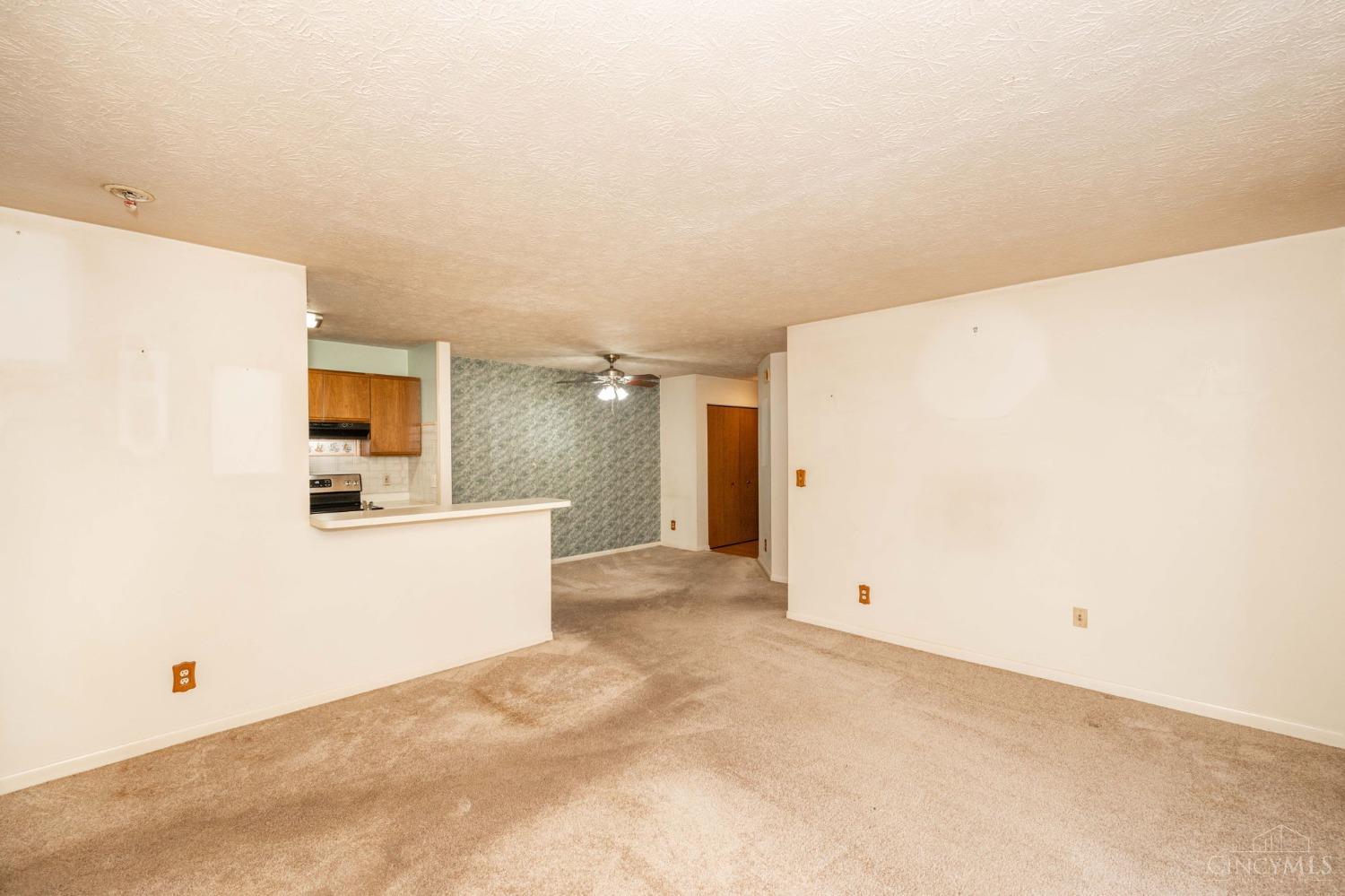 5975 Meadowcreek Drive 4
