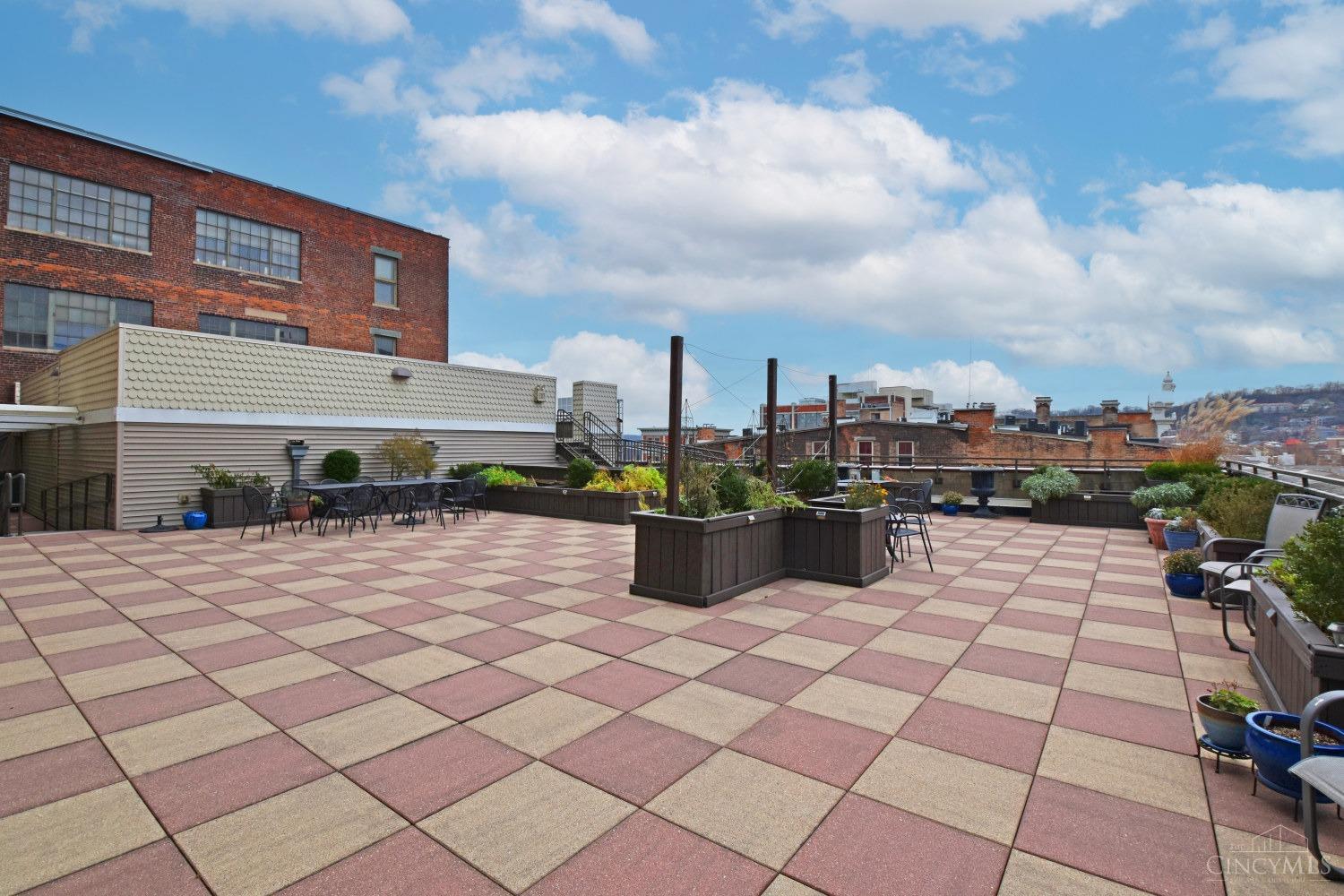 30 E Central Parkway 901