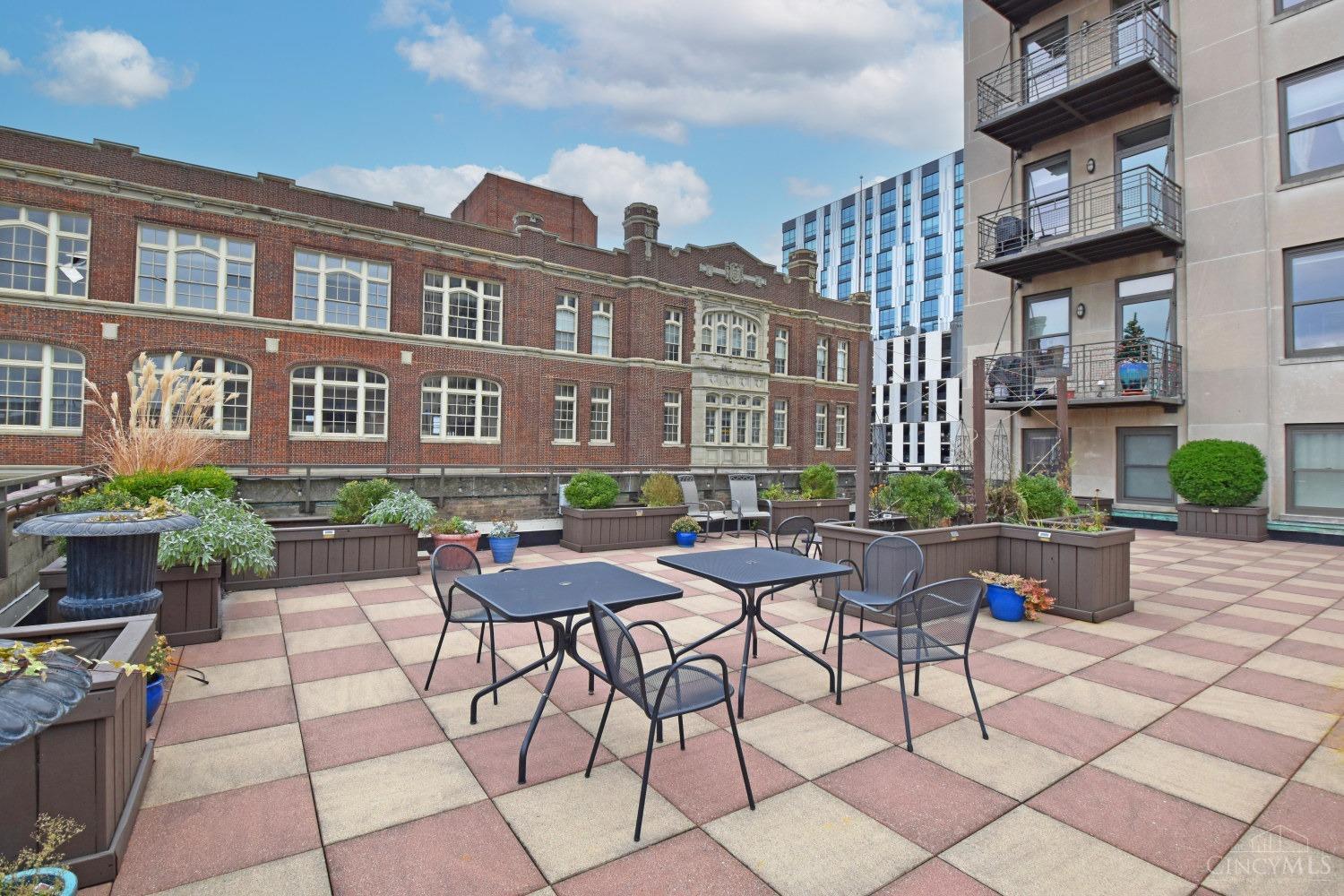 30 E Central Parkway 901