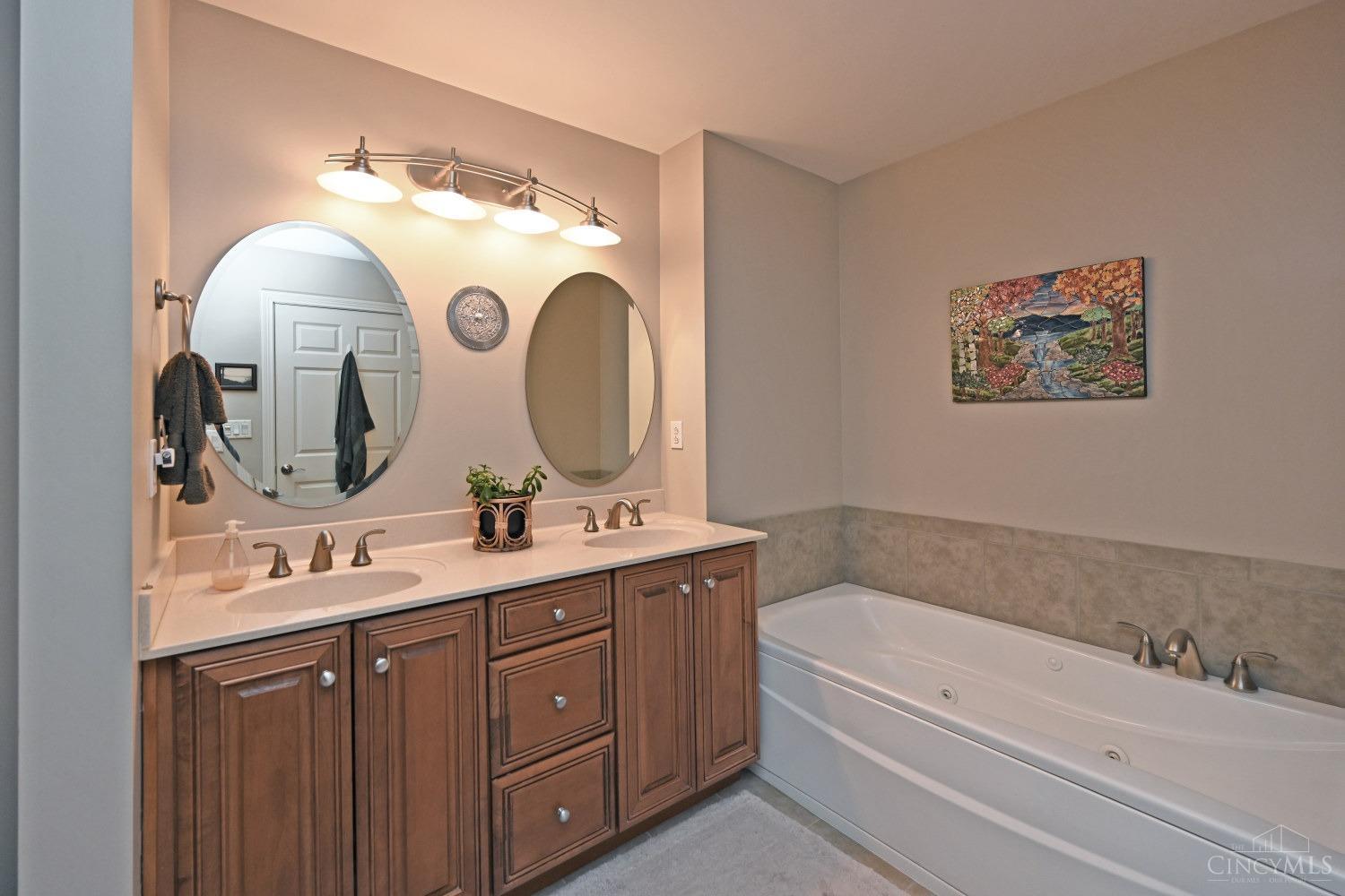 30 E Central Parkway 901