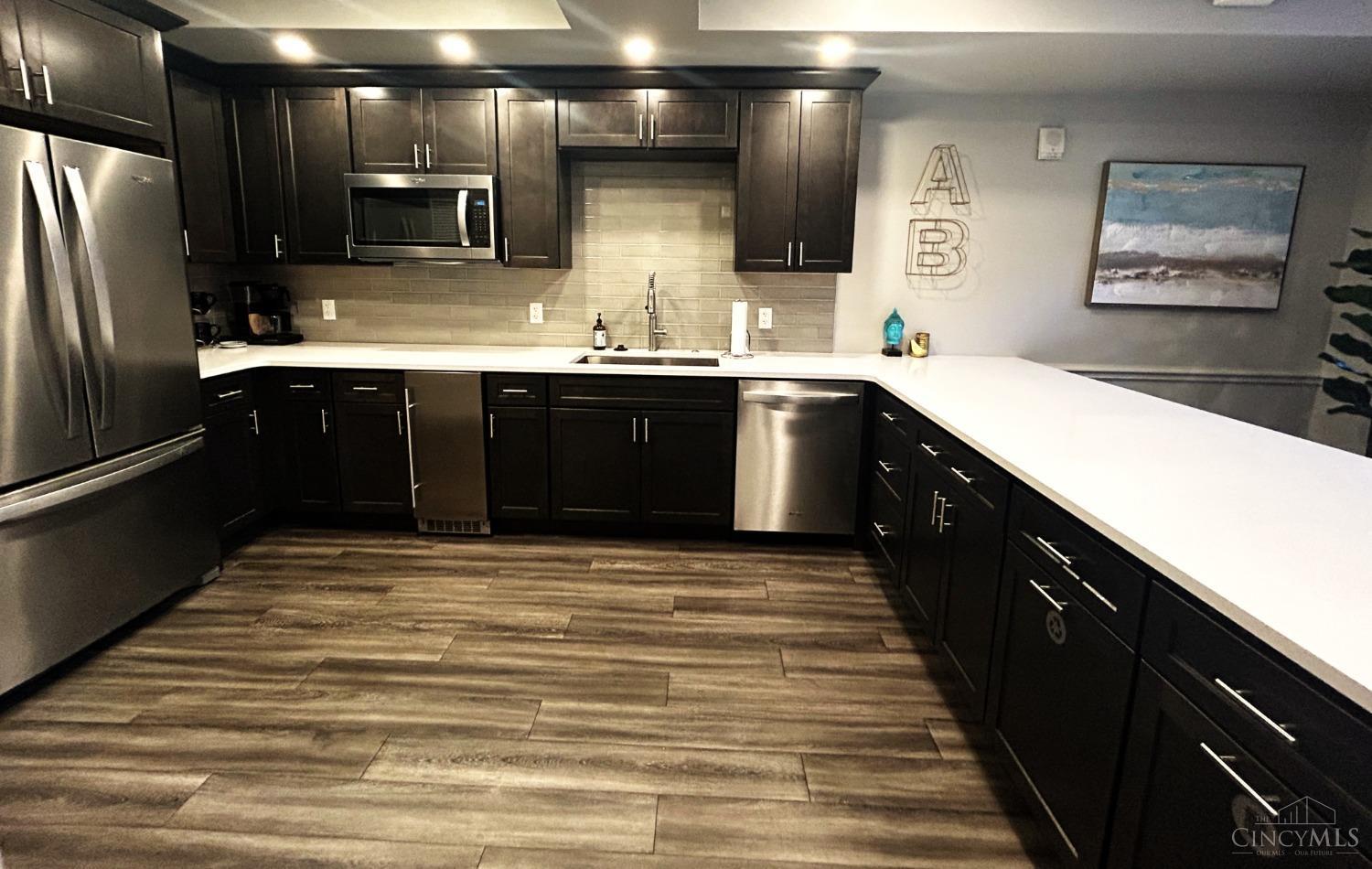 30 E Central Parkway 901