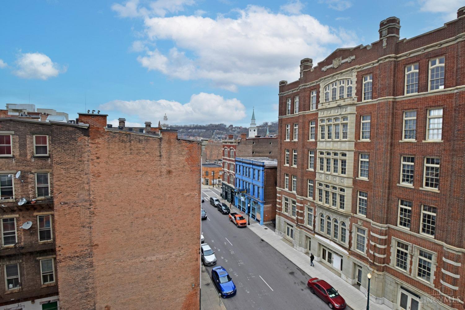 30 E Central Parkway 901