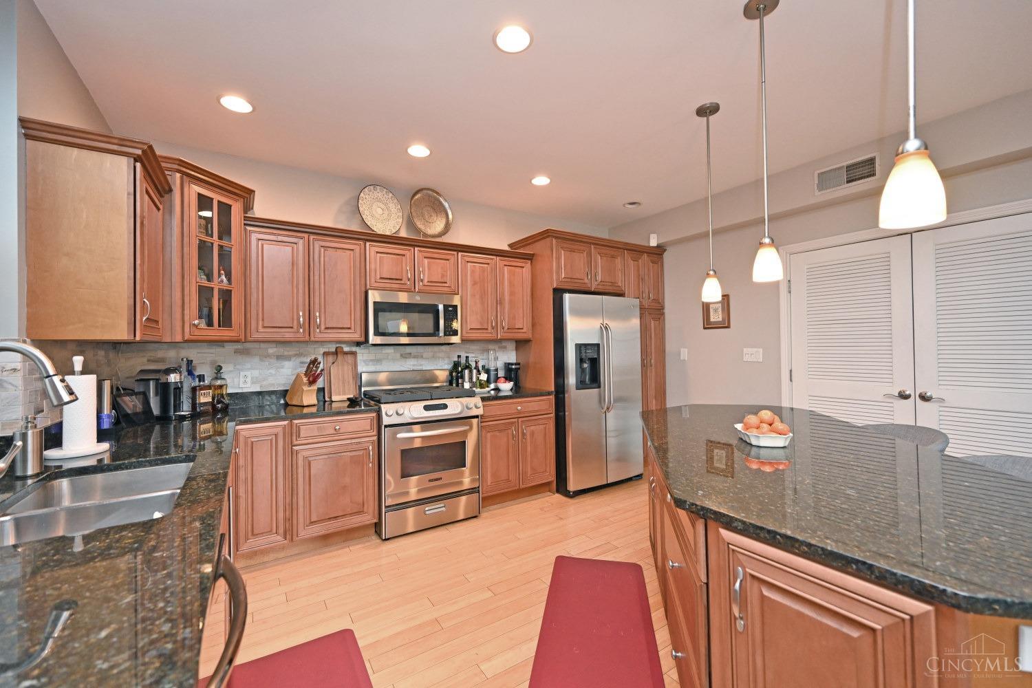 30 E Central Parkway 901