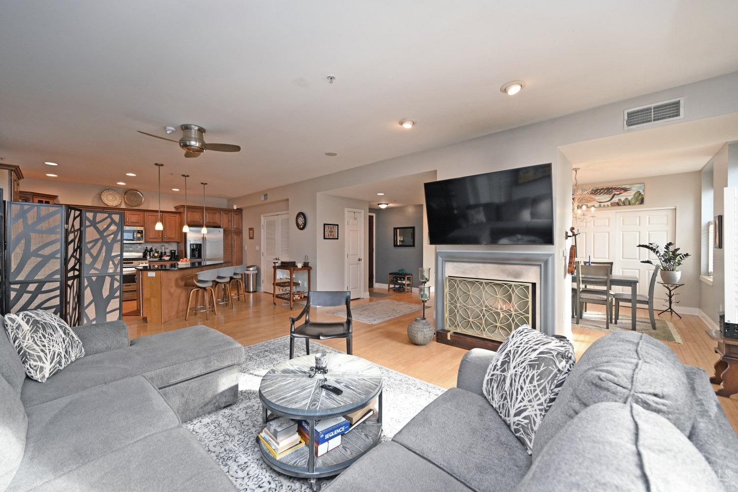30 E Central Parkway 901