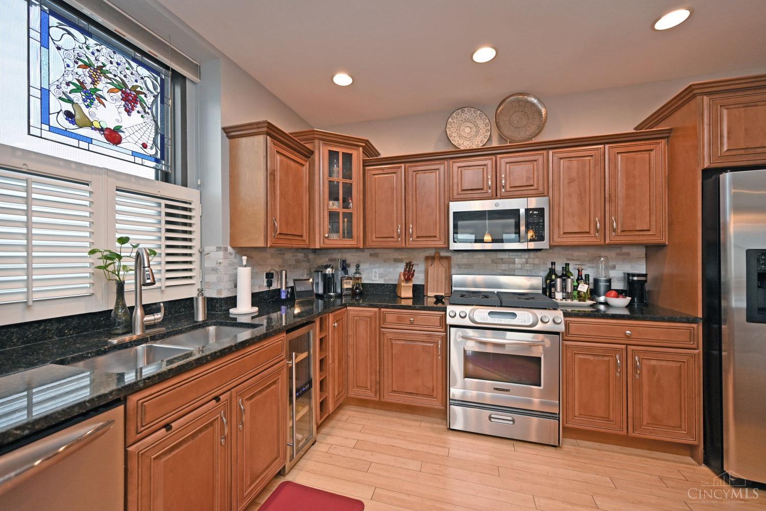 30 E Central Parkway 901