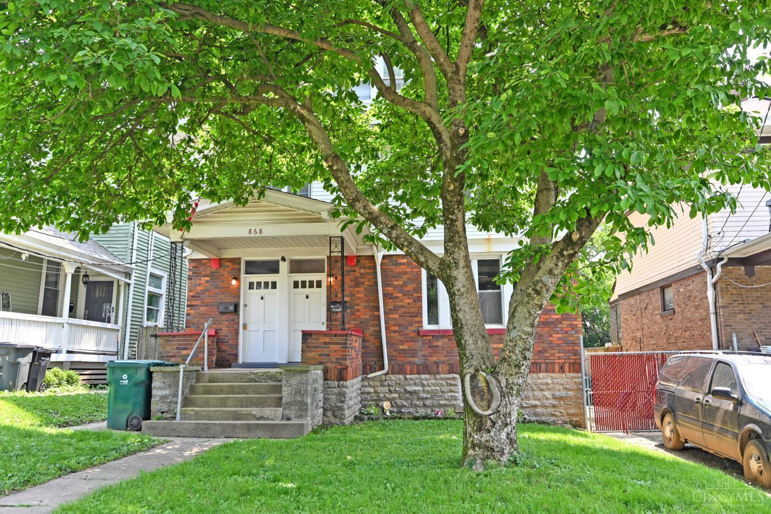 868 Academy Avenue