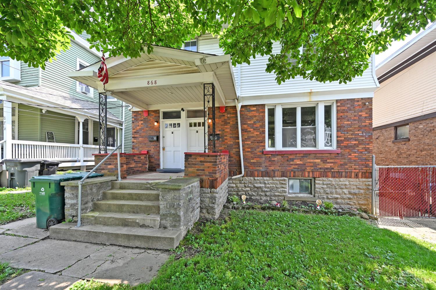 868 Academy Avenue