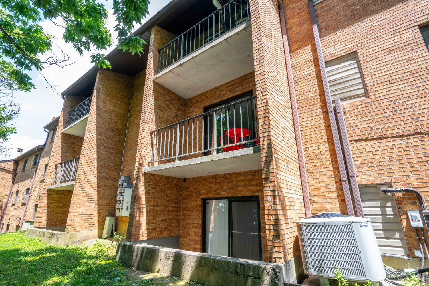 518 Riddle Road 7