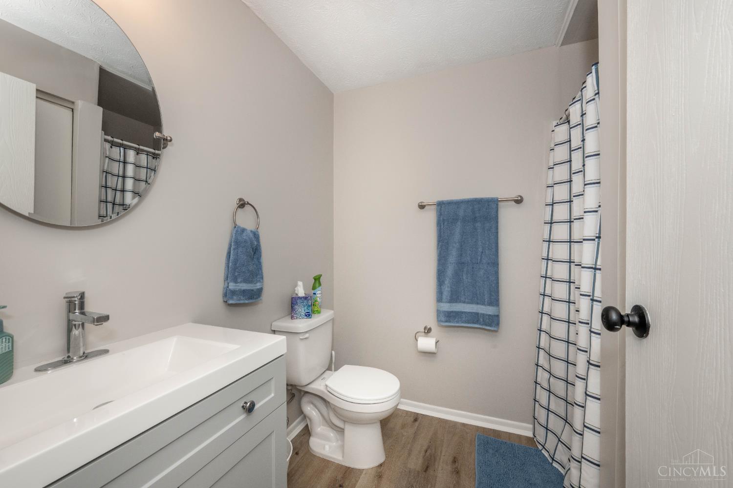 518 Riddle Road 7
