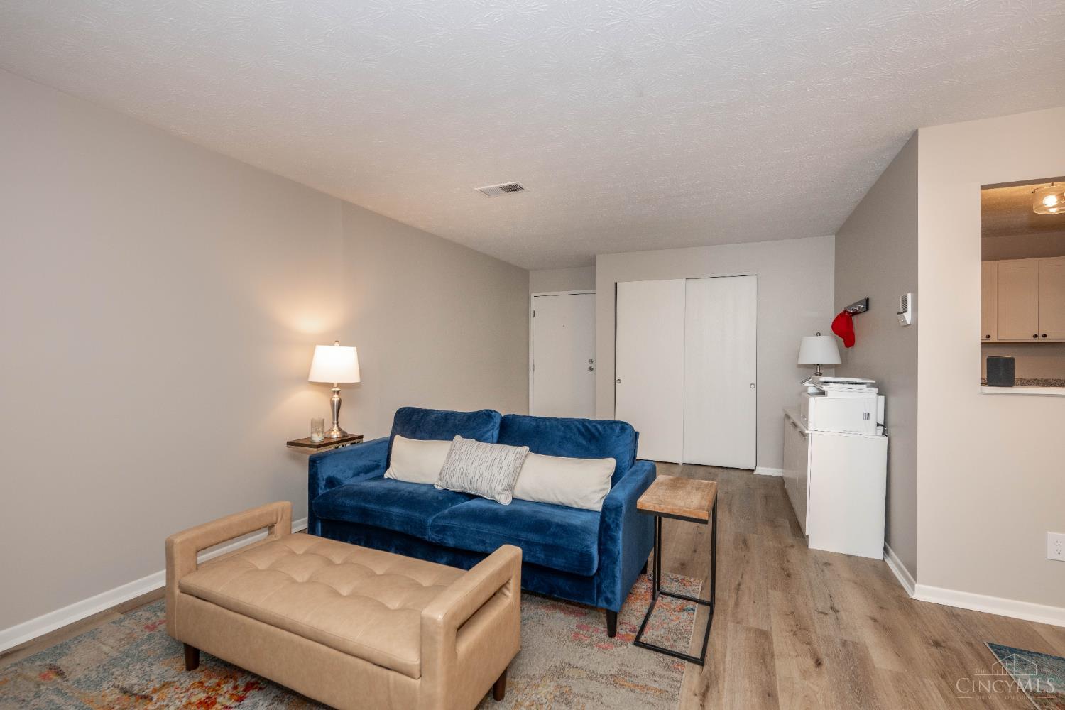 518 Riddle Road 7