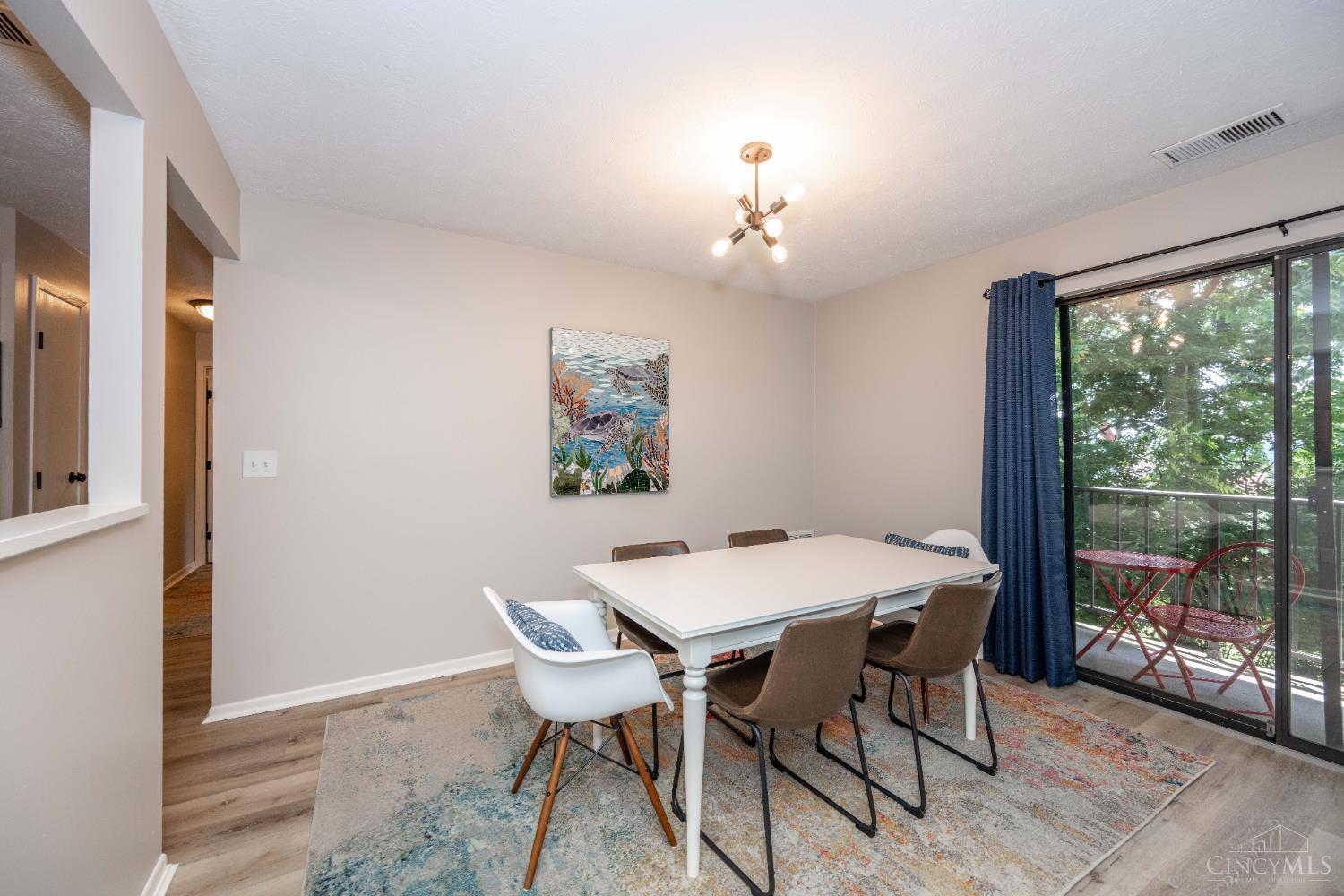 518 Riddle Road 7