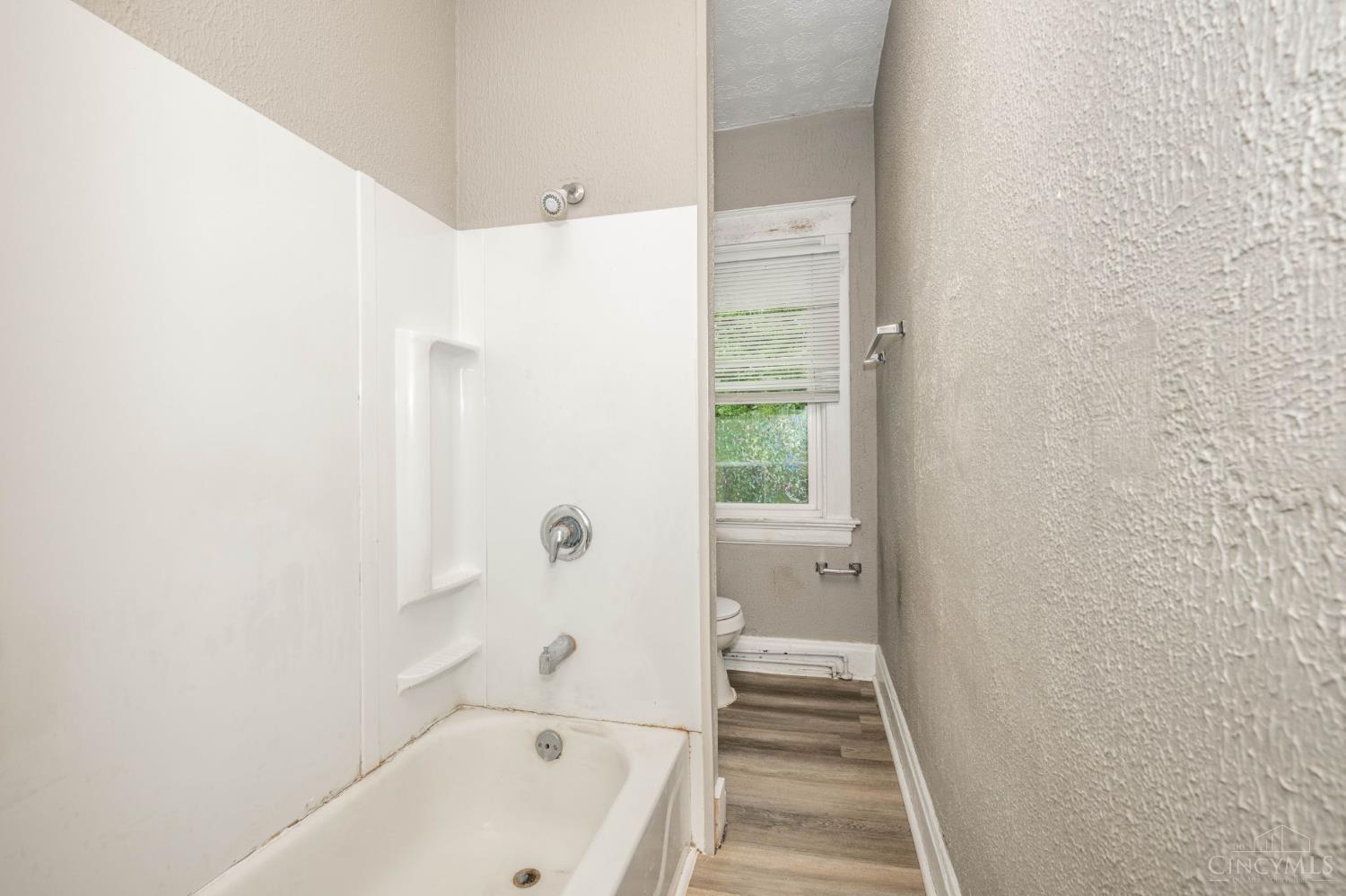 5109 Kenwood Road