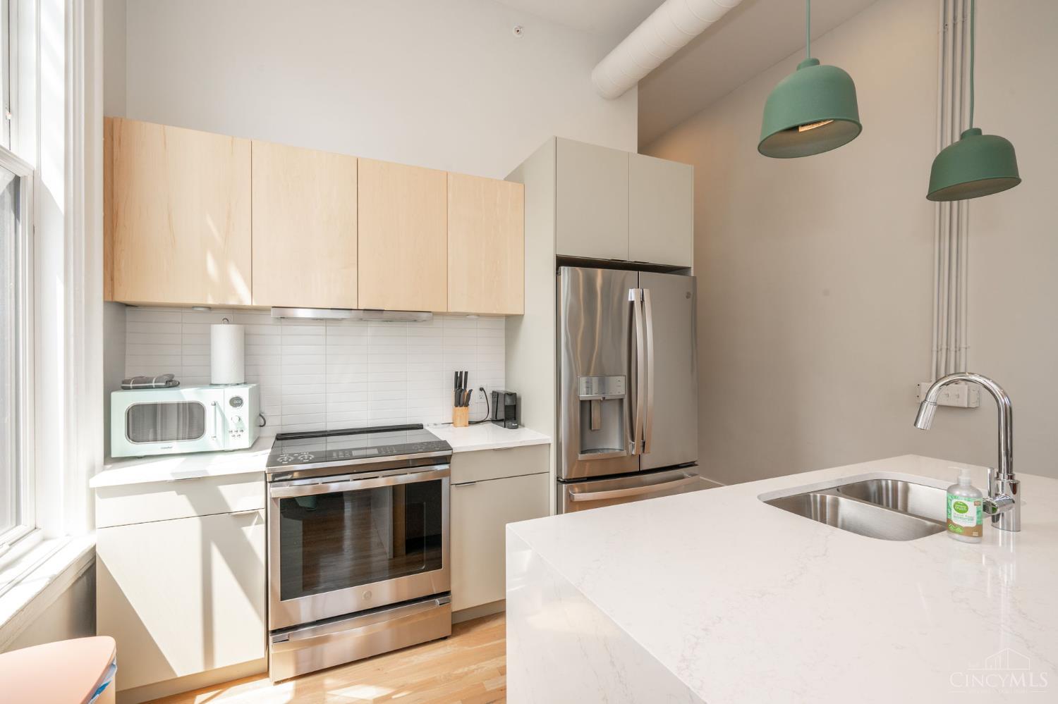 915 Vine Street 303