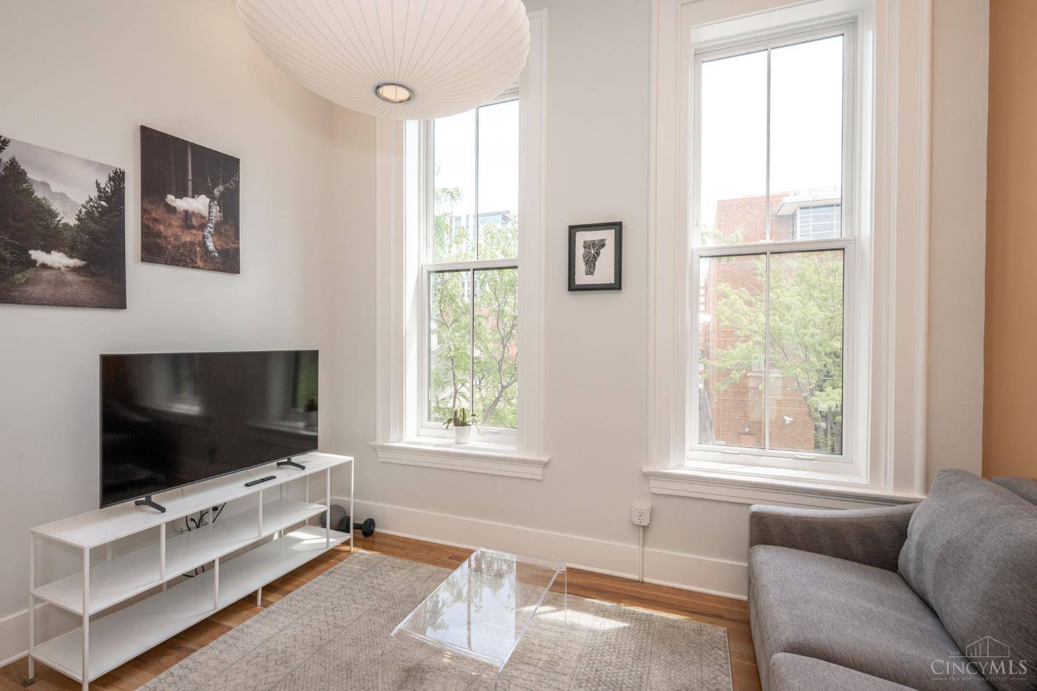 915 Vine Street 303
