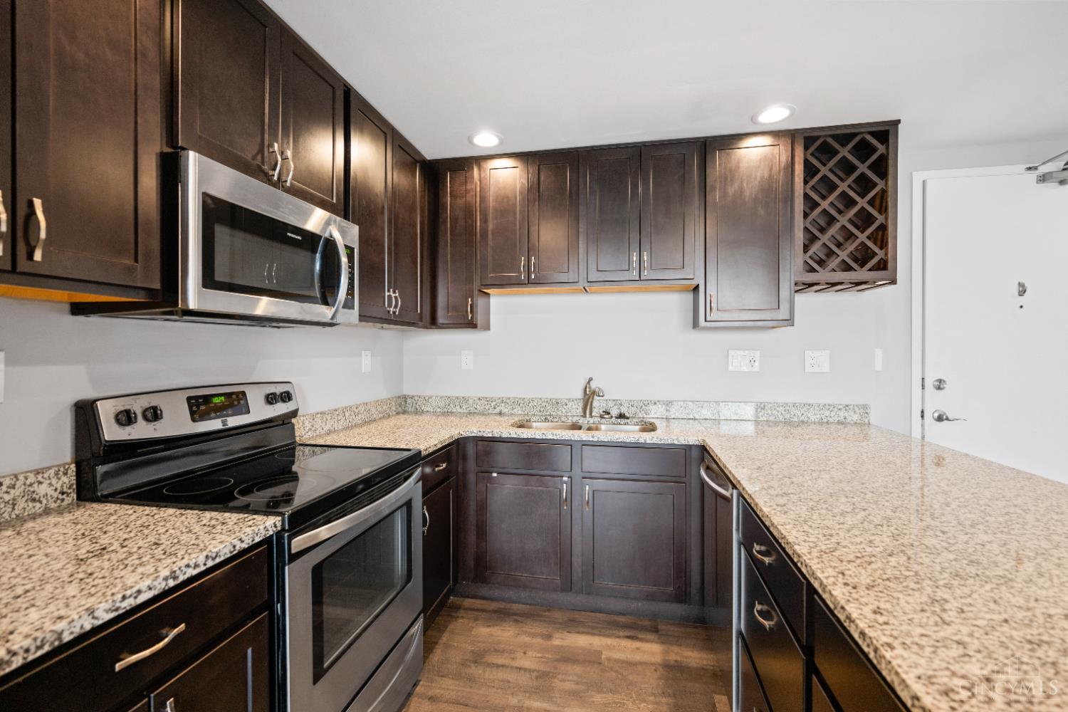 810 Matson Place 605