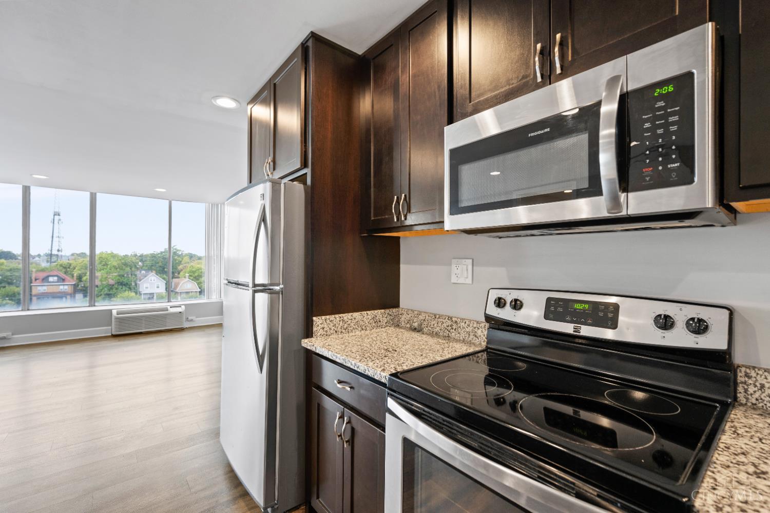 810 Matson Place 605