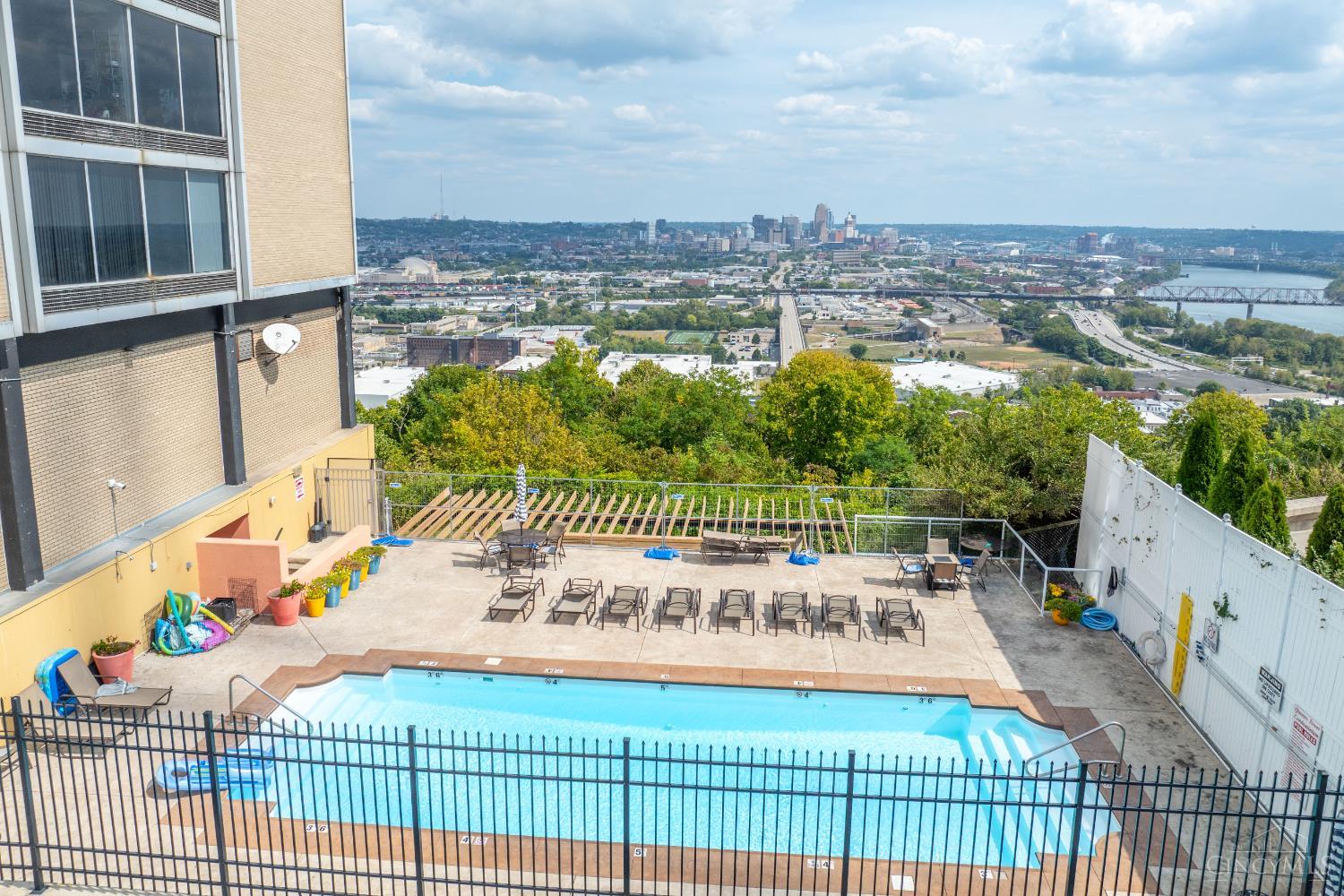 810 Matson Place 605