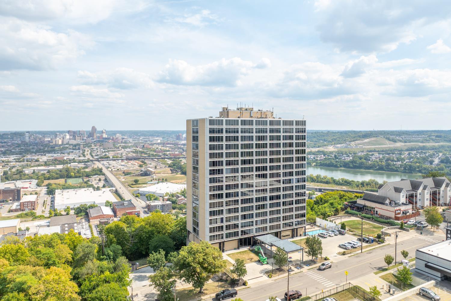 810 Matson Place 605