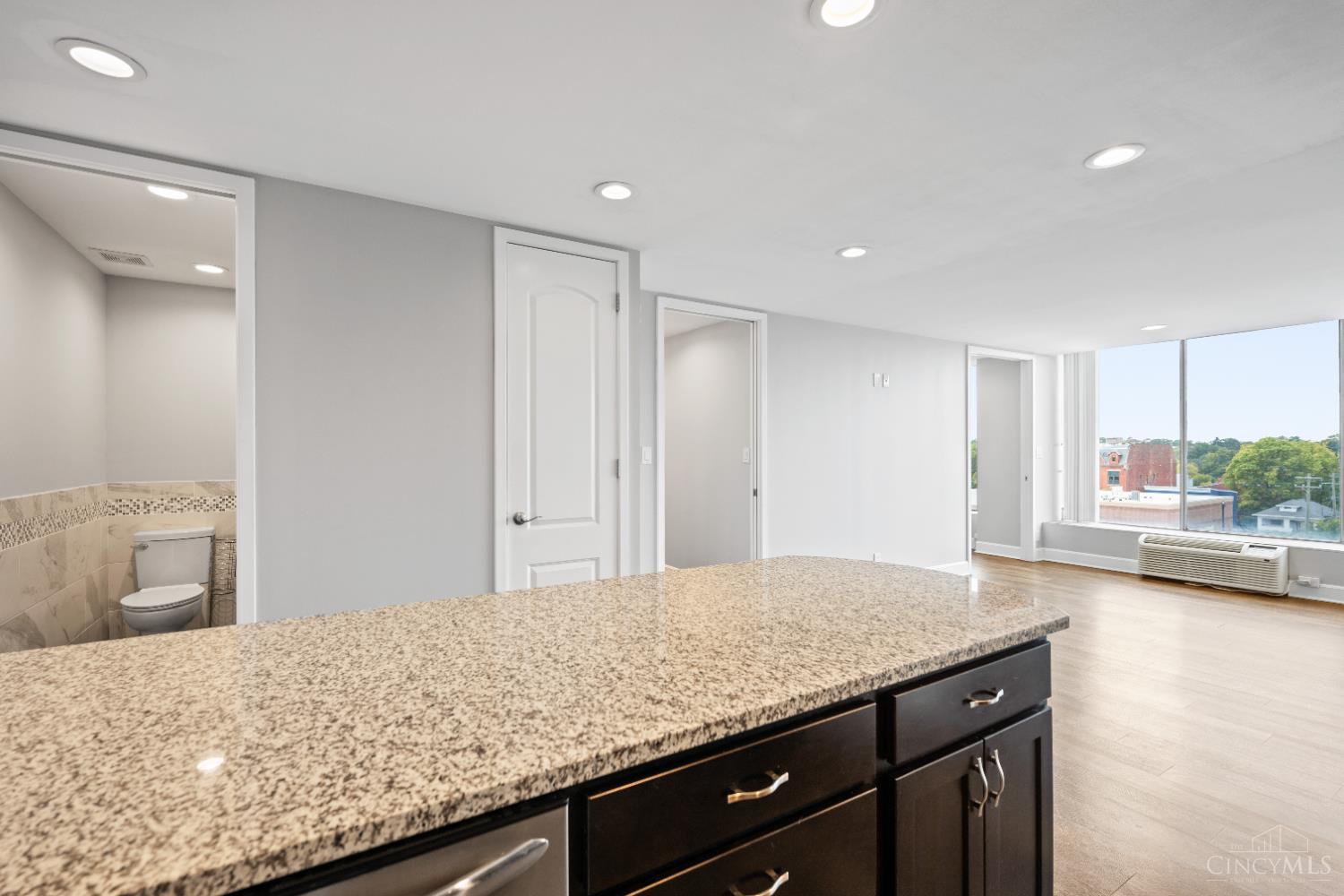 810 Matson Place 605