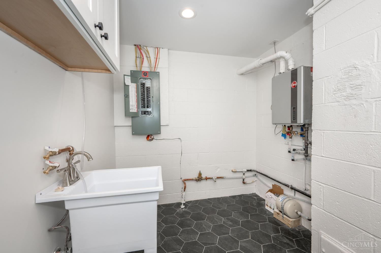 7063 State Route 128