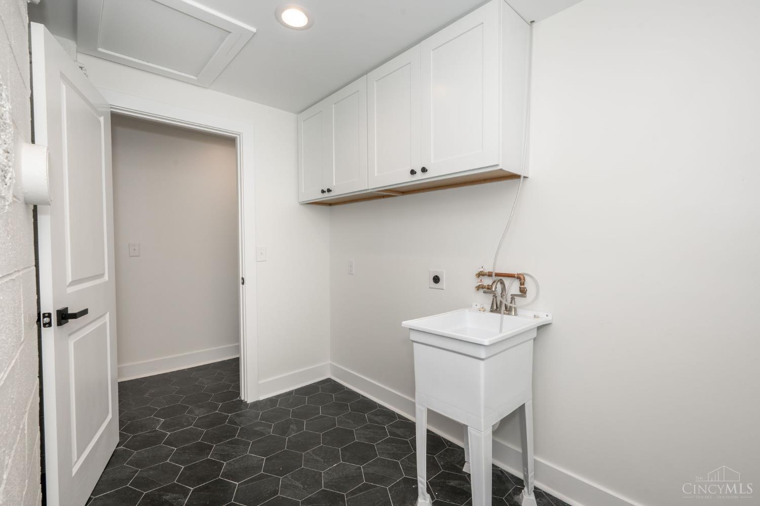 7063 State Route 128