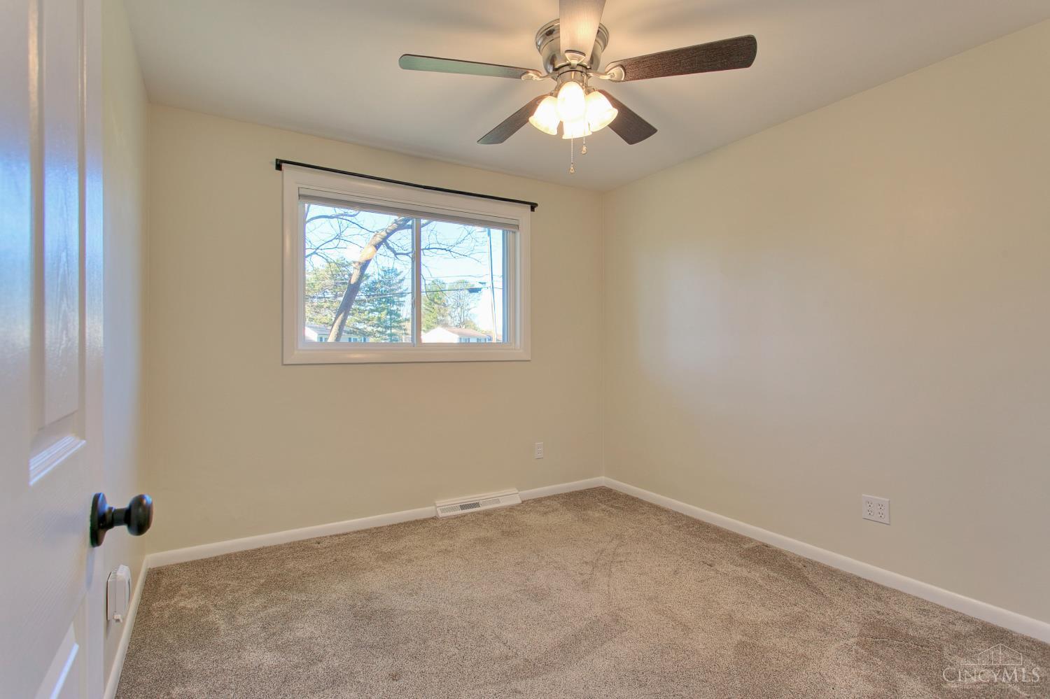 5482 Country Lane