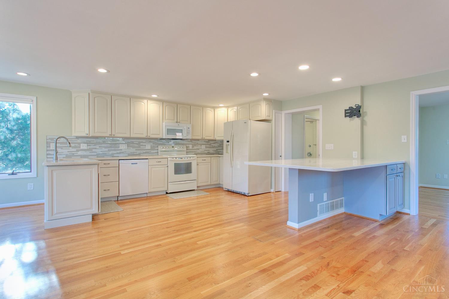 5482 Country Lane
