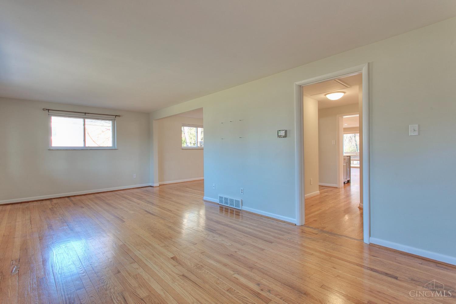5482 Country Lane
