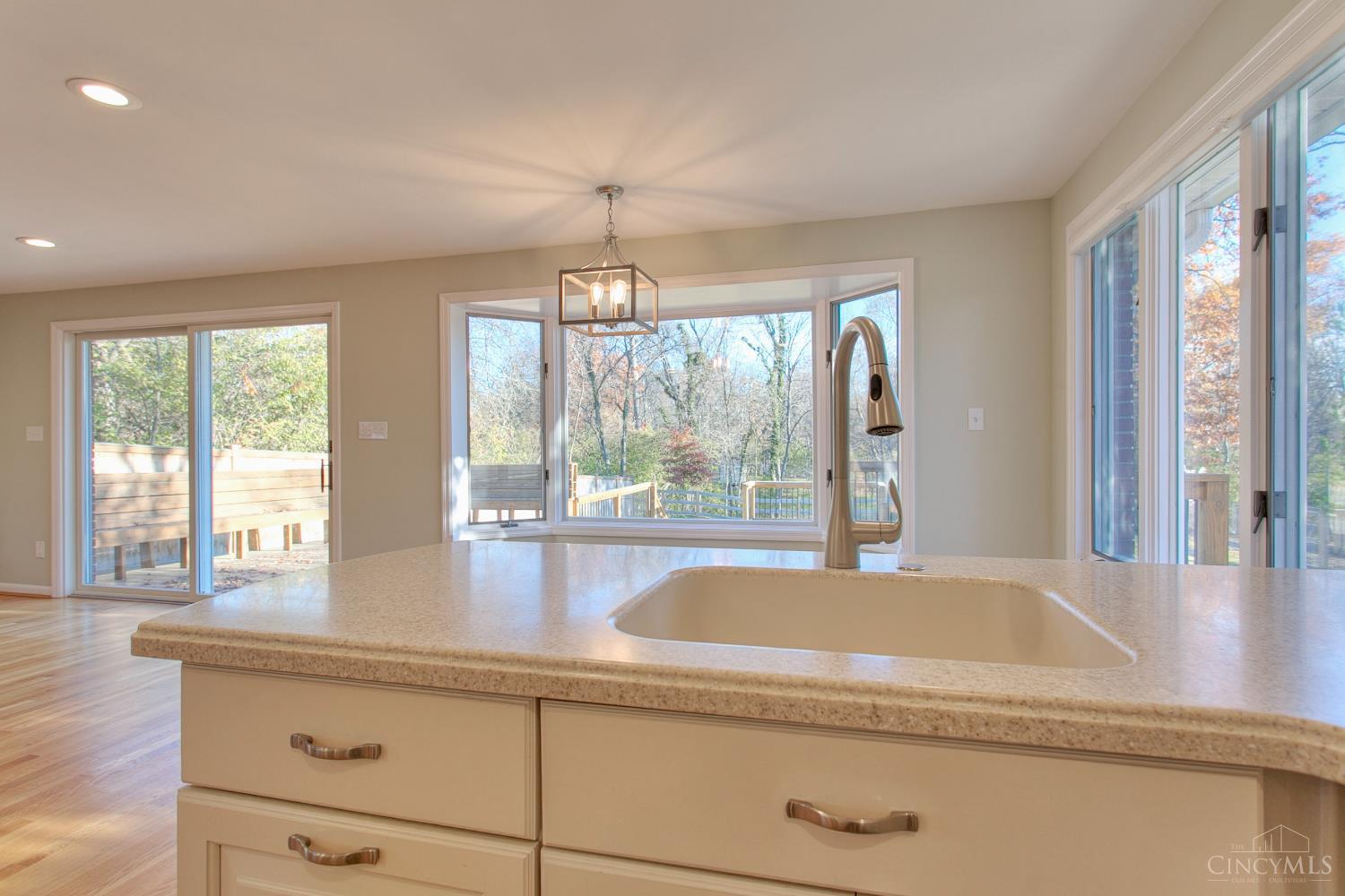 5482 Country Lane