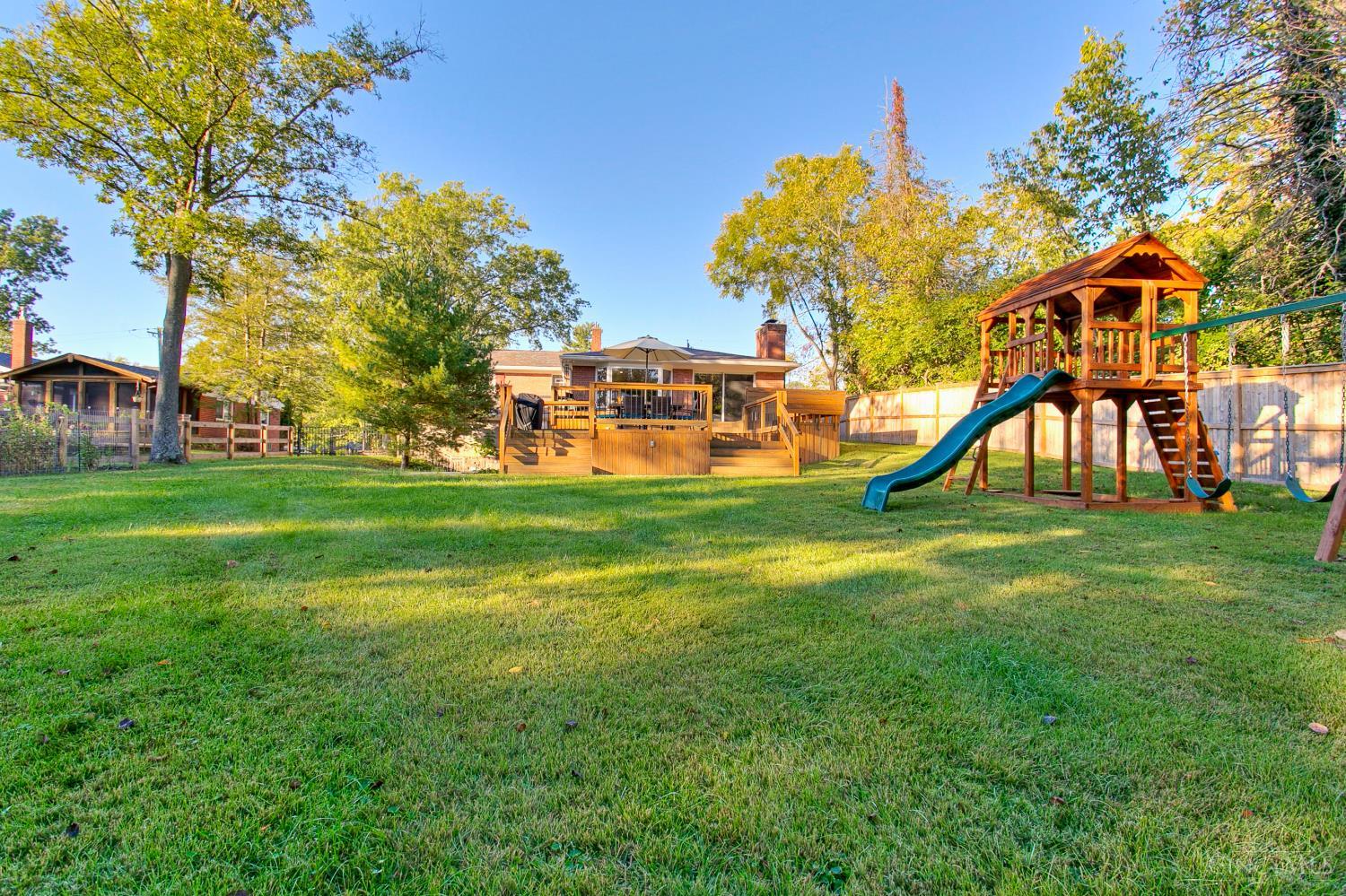5482 Country Lane