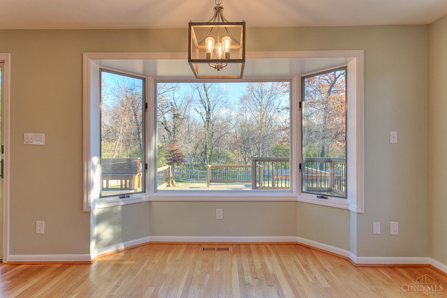 5482 Country Lane