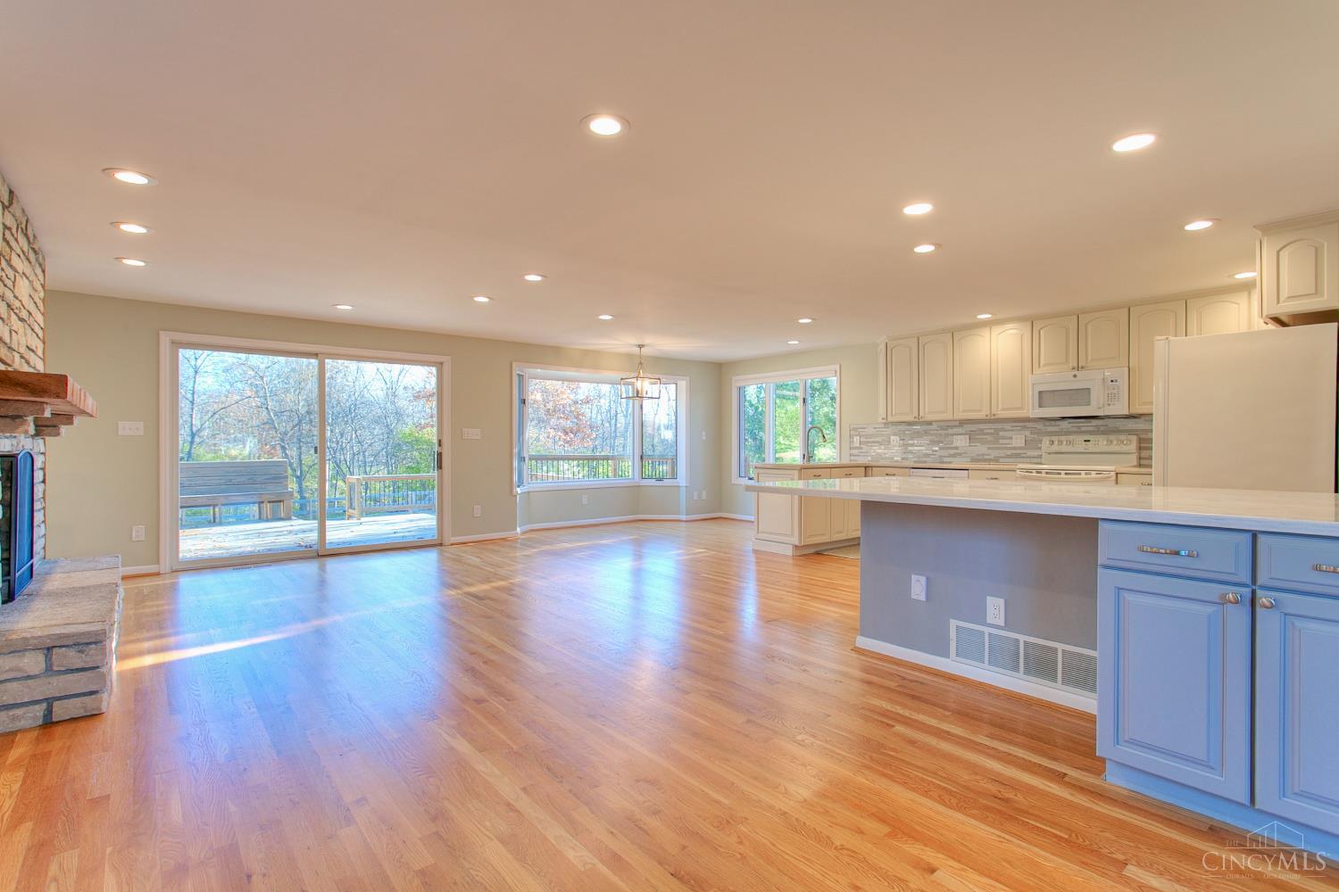 5482 Country Lane