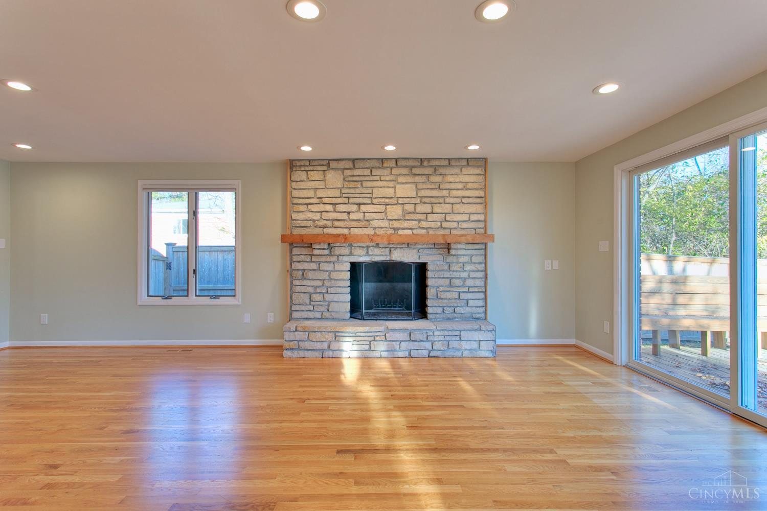 5482 Country Lane