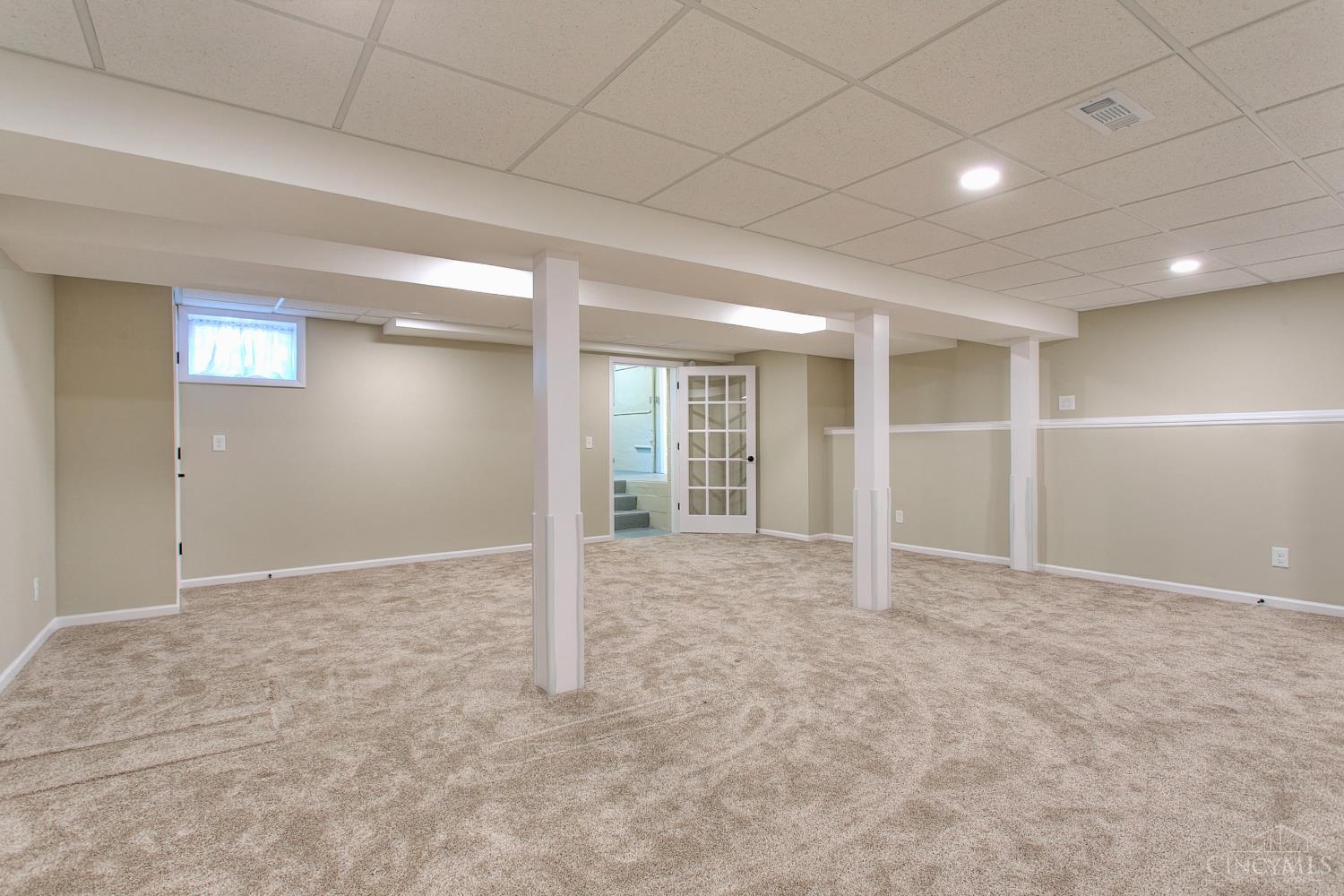 5482 Country Lane