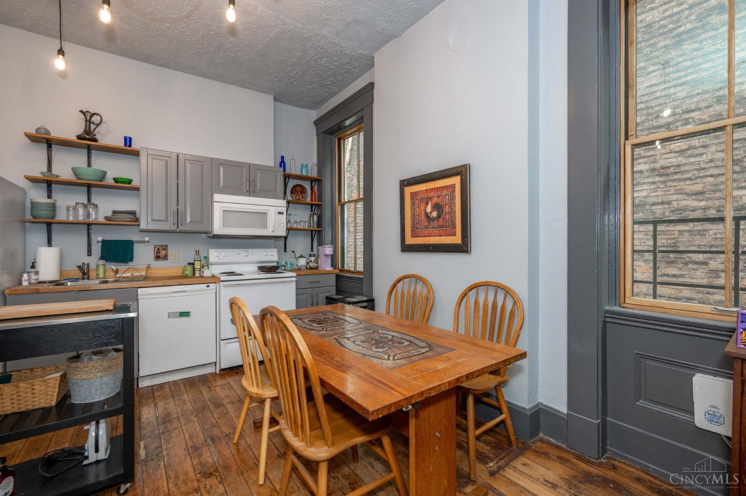 104 W Clifton Avenue