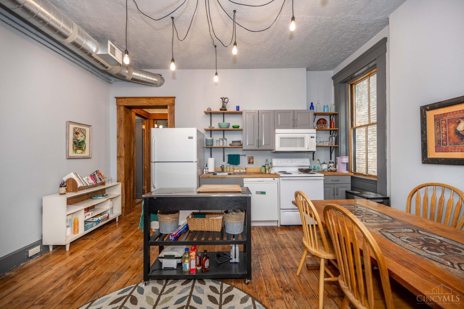 104 W Clifton Avenue