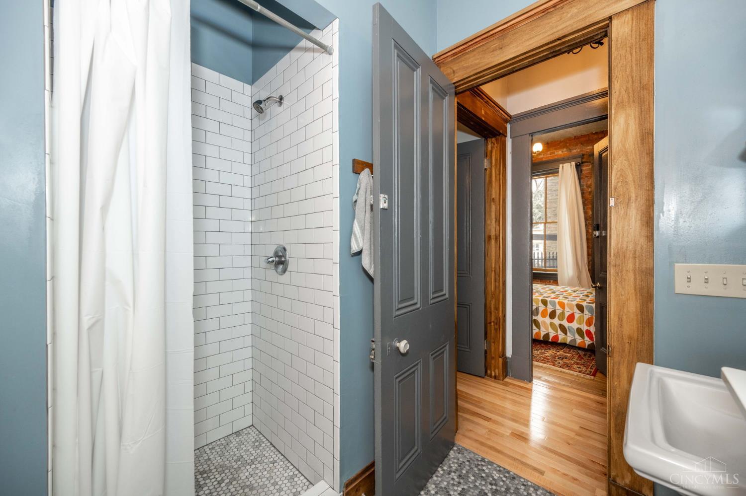 104 W Clifton Avenue