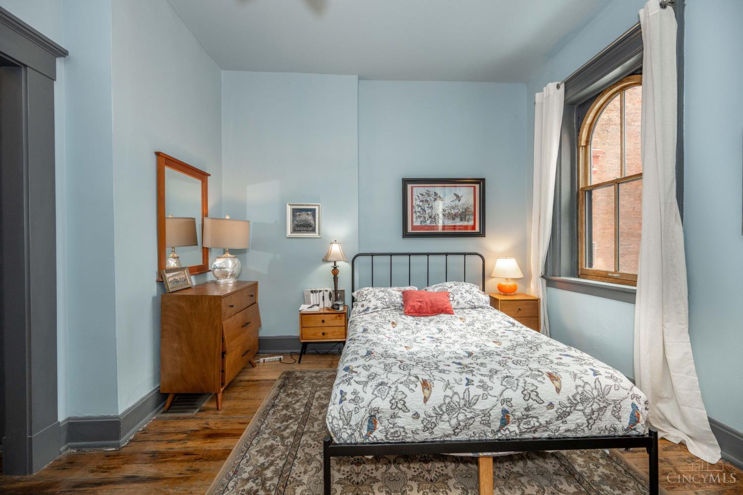 104 W Clifton Avenue